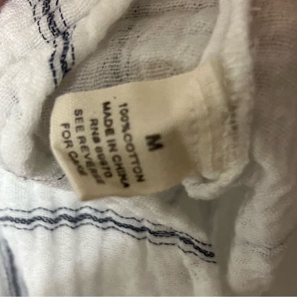 Love Notes Cropped Long Sleeve Blous Medium White Blue Striped Button Up Cotton - Picture 5 of 7